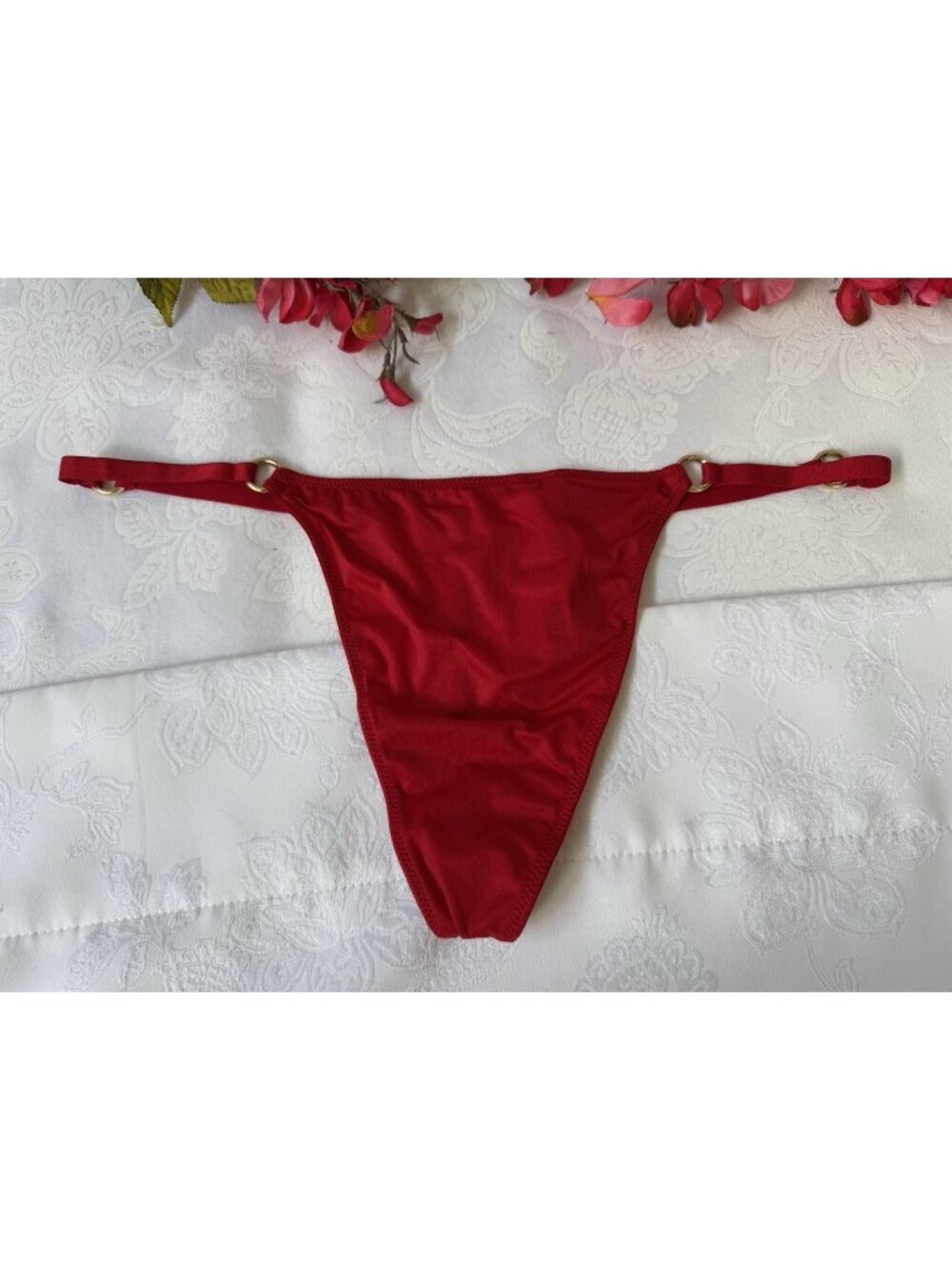 VICTORIA'S SECRET XL SILKY RED GOLD CHARM V STRING THONG PANTIES STRAPPY NWT